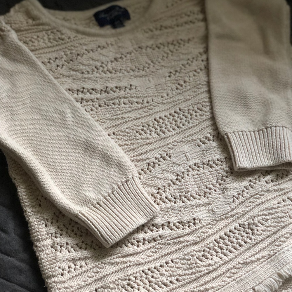 American Eagle outfitters open knit cream sweater extra small w/ fringe like new